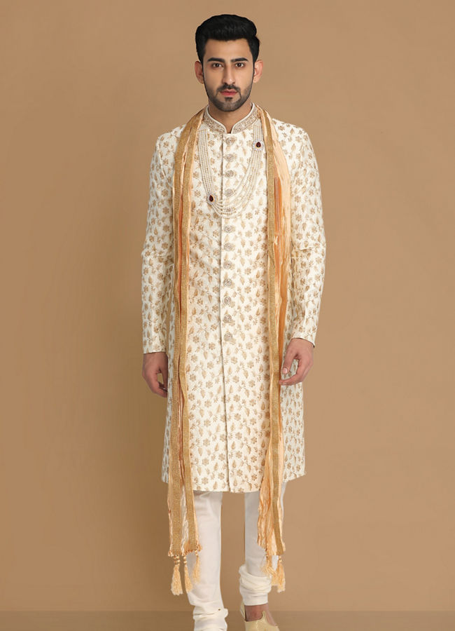 alt message - Manyavar Men Classic Cream Sherwani Suit image number 1